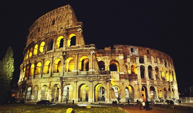 What to see & do in Rome in 24 hours - colosseum in Rome, Italy What to see & do in Rome in 24 hours - colosseum in Rome, Italy