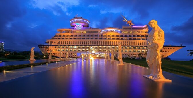 Sun Cruise Resort & Yacht