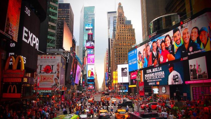 insiders guide to NYC: see a broadway show