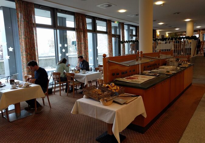 hotel and restaurant review