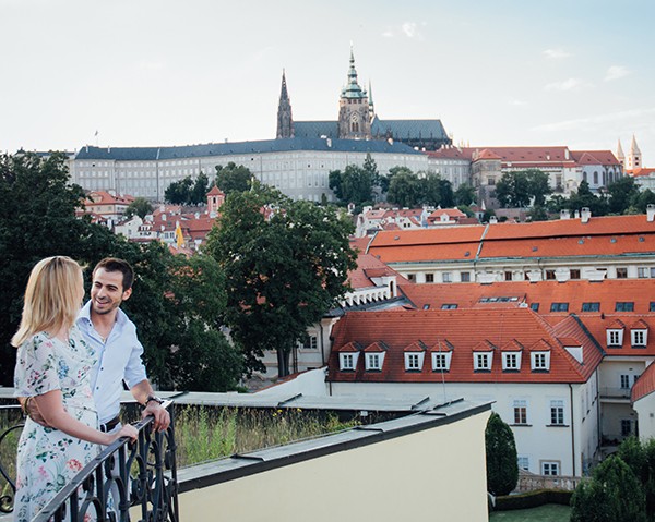 2 expats in Prague 2 expats in Prague