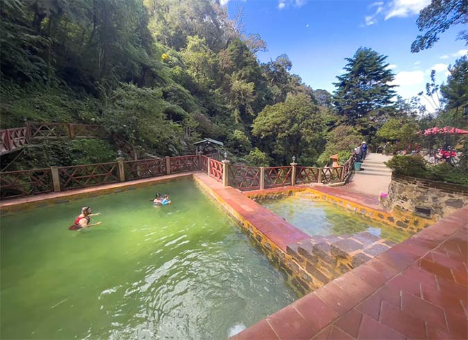 sulfur hot springs in Xela