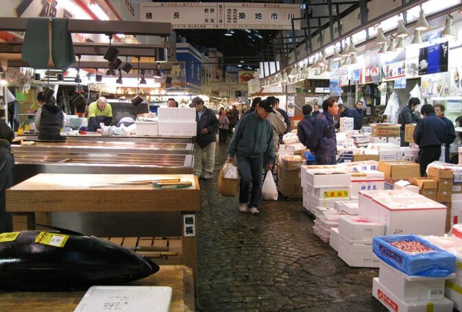 Tsukiji Fish Market: for food lovers traveling to Japan
