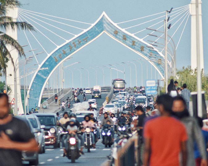 heavy traffic on the bridge that connects Malé with the airport