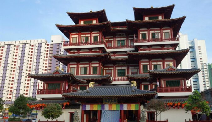 Things to see in Singapore: Buddha Tooth Relic Temple and Museum BThings to see in Singapore: uddha Tooth Relic Temple and Museum