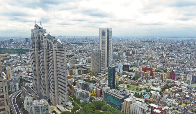 living in Tokyo living in Tokyo