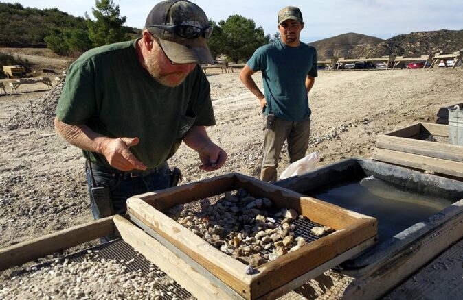 trips from San Diego: gemstone mining trips from San Diego: gemstone mining