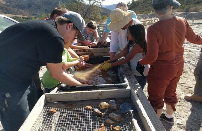 day trip from San Diego: gemstone mining day trip from San Diego: gemstone mining