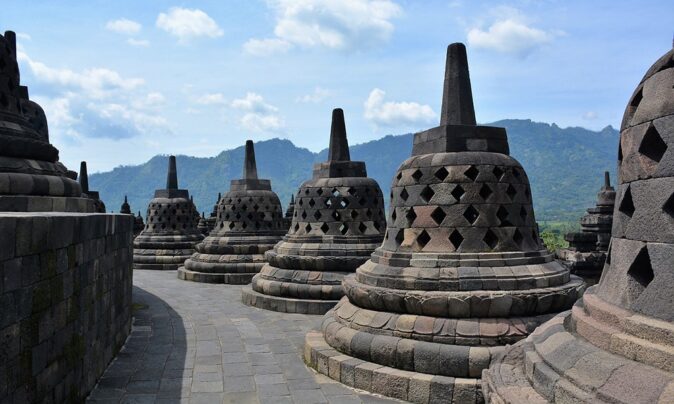 What to do in Indonesia: go to Borobudur temple, Java