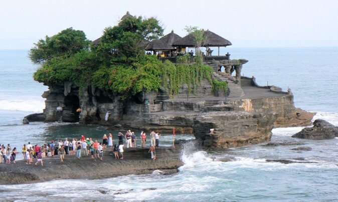 top things to do in Indonesia: Tanah Lot temple