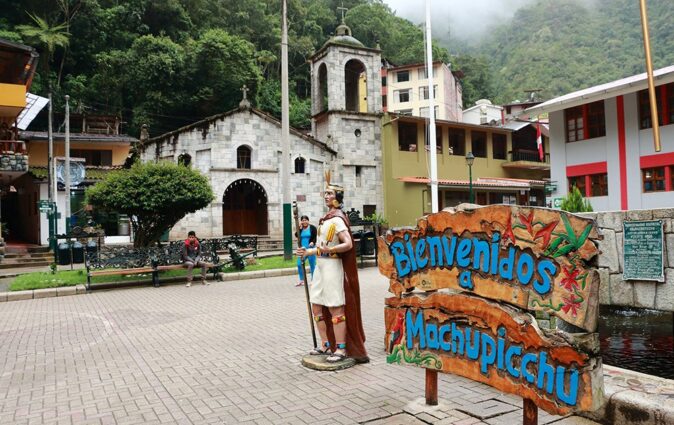 Aguas Calientes - how to travel to Machu Picchu Aguas Calientes - how to travel to Machu Picchu
