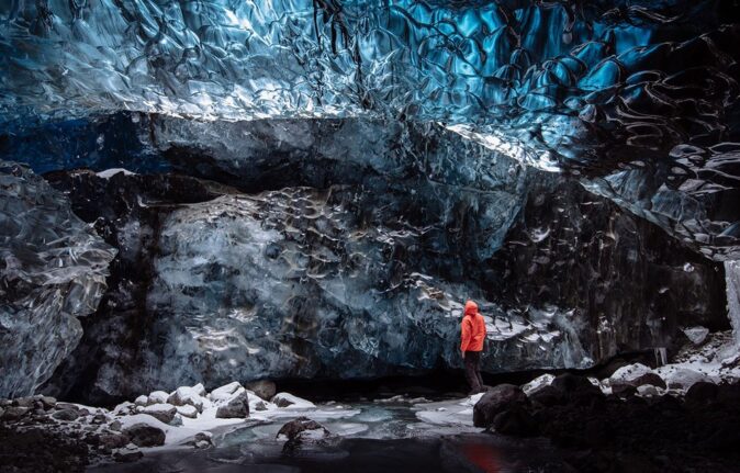 How to get around Iceland on a budget - hitchhiking How to get around Iceland on a budget - hitchhiking