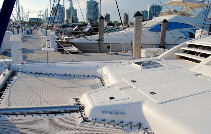 Boating in Miami: marinas to use Places to visit by boat in Miami: Coconut Grove
