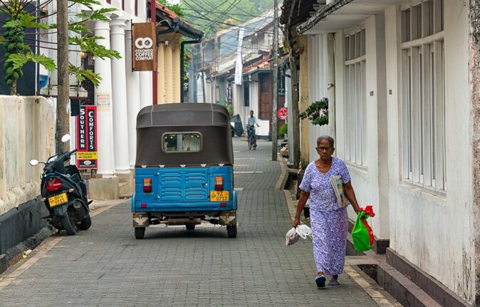 Things to know about self driving in Sri Lanka Things to know about self driving in Sri Lanka