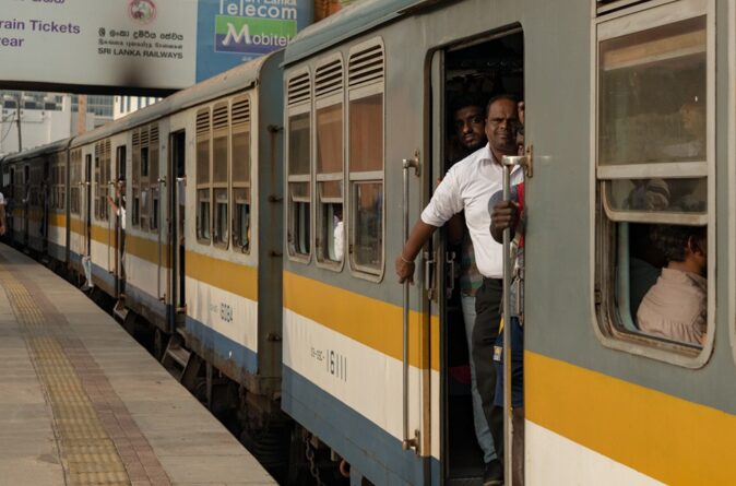 Self driving vs public transport in Sri Lanka Self driving vs public transport in Sri Lanka