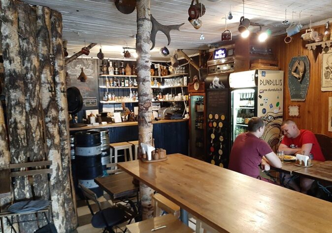 bar with food in Vilnius: Snekutis