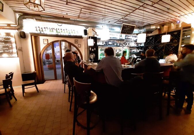 wine bar with food in Vilnius: In Vino