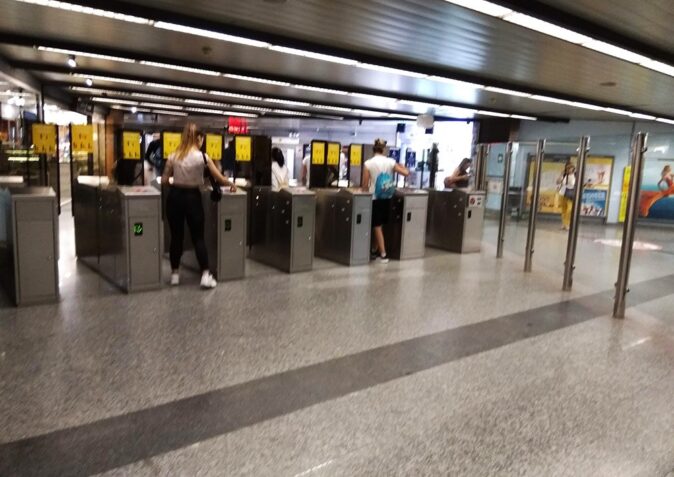 tips for using the metro in Valencia