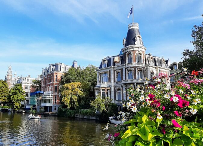A beautiful tour of Amsterdam A beautiful tour of Amsterdam
