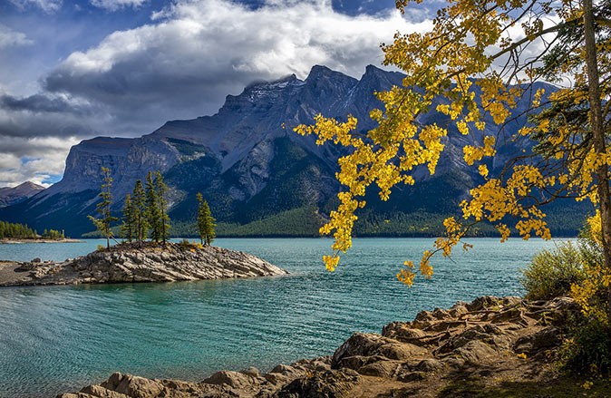 Lake Minnewanka in Banff Lake Minnewanka