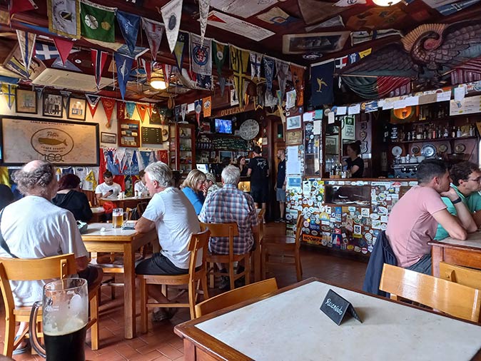 Peter Cafe Sport in Horta Peter Cafe Sport in Horta