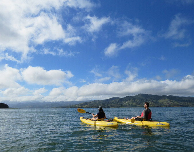 2 North Americans kayaking in Costa Rica